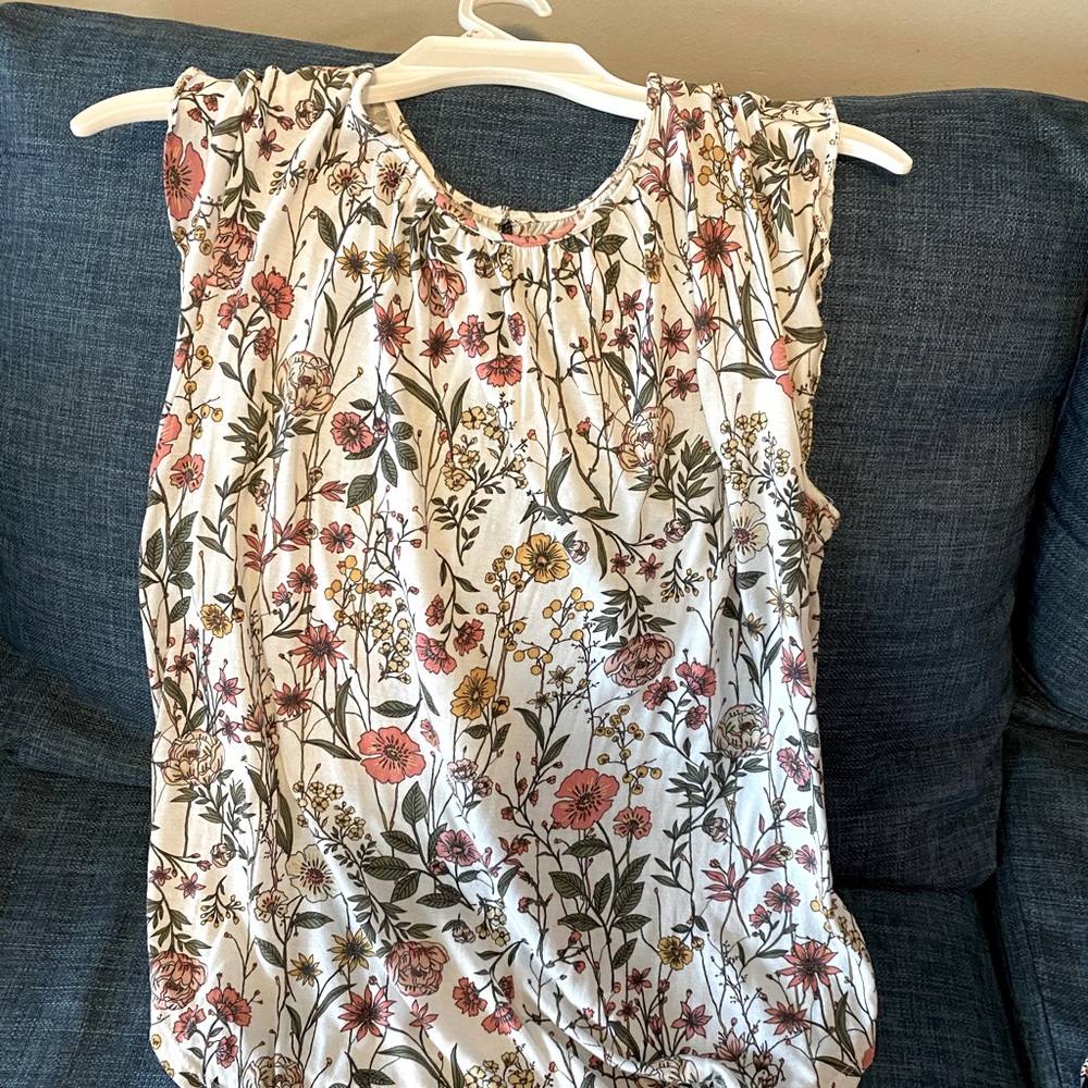 Anne Taylor Loft breezy pattern shirt.